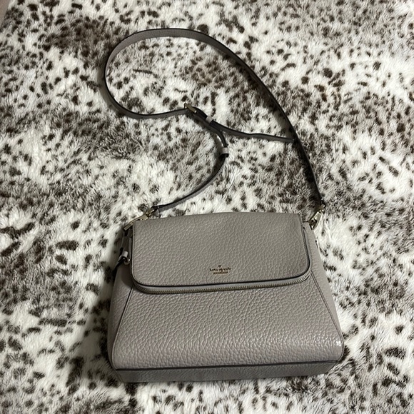 Gently used light gray Kate Spade ♠️ Cross over bag - Picture 1 of 7